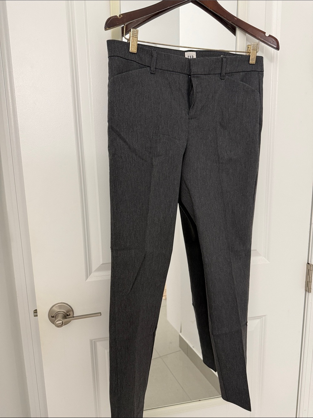 GAP Ankle Cropped Slim Pants in Charcoal Gray size 8